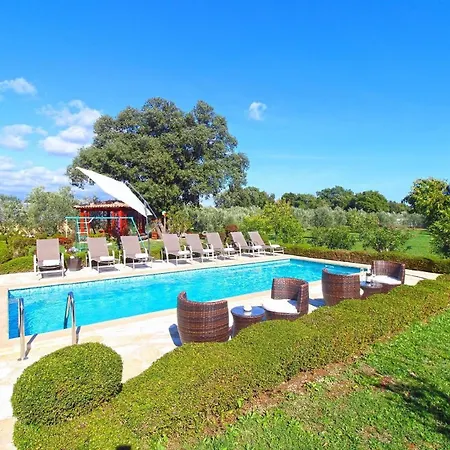 Mit Privatpool Fuer 10 Personen Ca 265 Qm In Sisan, Istrien Suedkueste Von Istrien Sisan