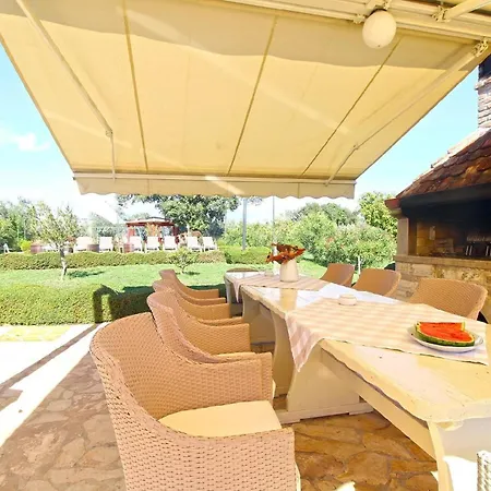 別荘 Mit Privatpool Fuer 10 Personen Ca 265 Qm In Sisan, Istrien Suedkueste Von Istrien Šišan